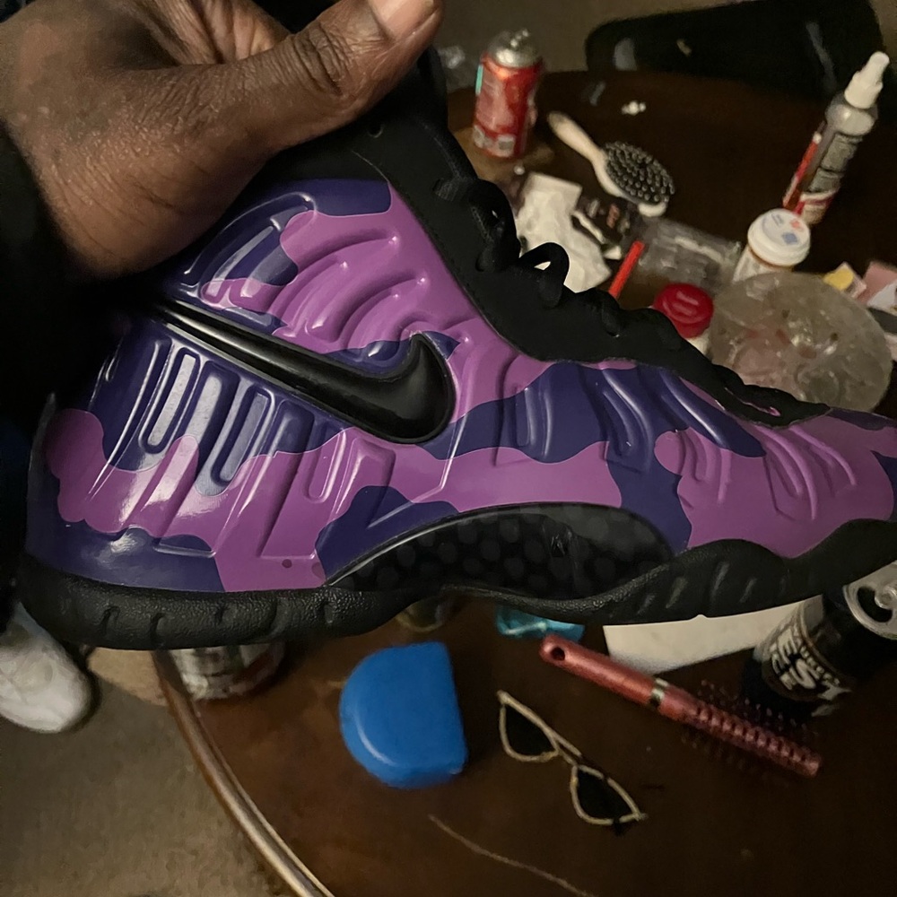 Nike Purple and Black Sneakers Sporty Design